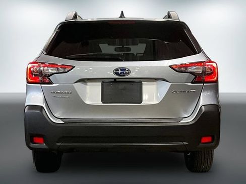 Used 2025 Subaru Outback Premium AWD/4WD image 4