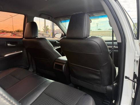 Used 2014 Toyota Camry SE FWD image 13