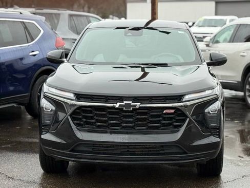 Used 2024 Chevrolet Trax RS image 28