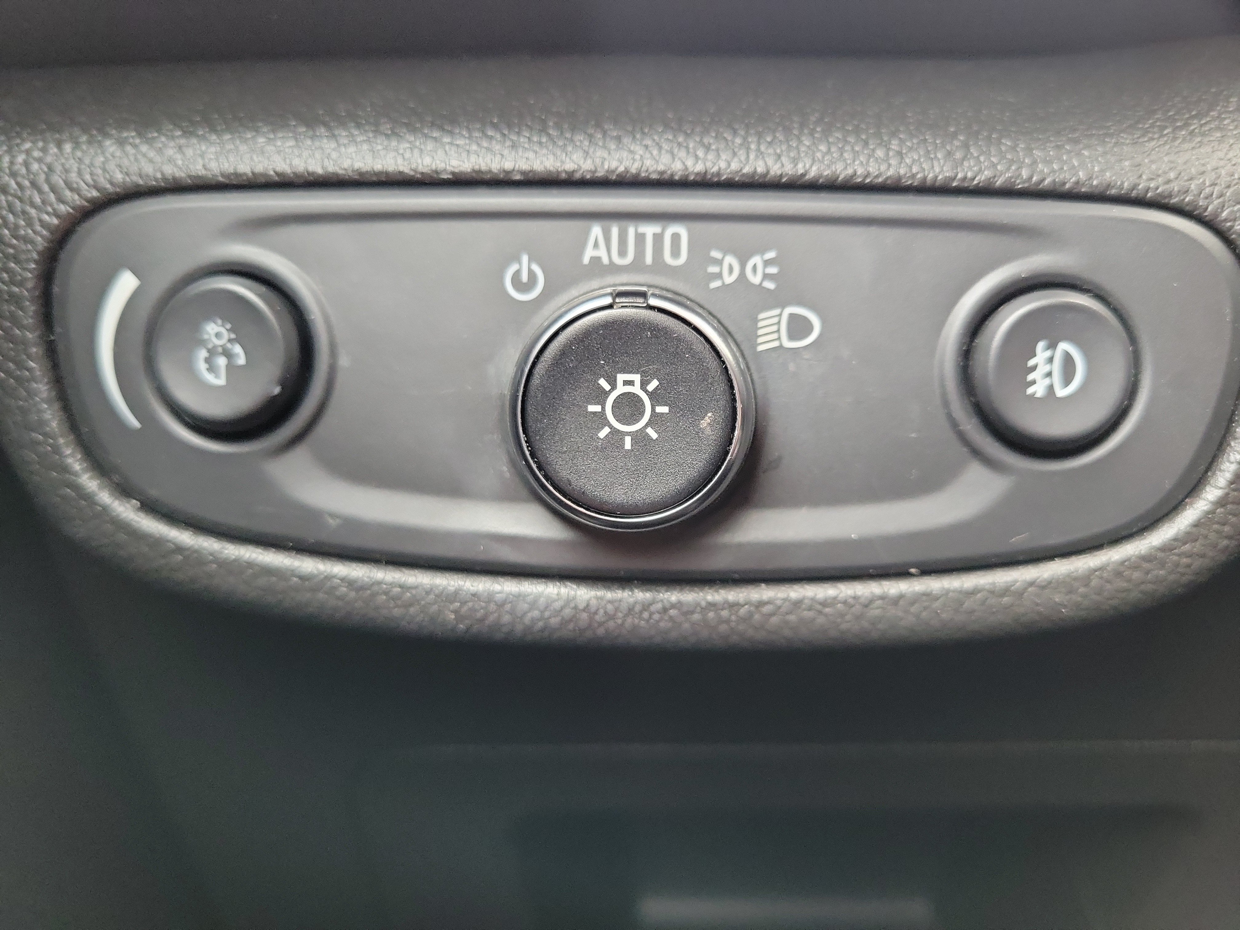 Used 2023 Chevrolet TrailBlazer LT FWD image 30