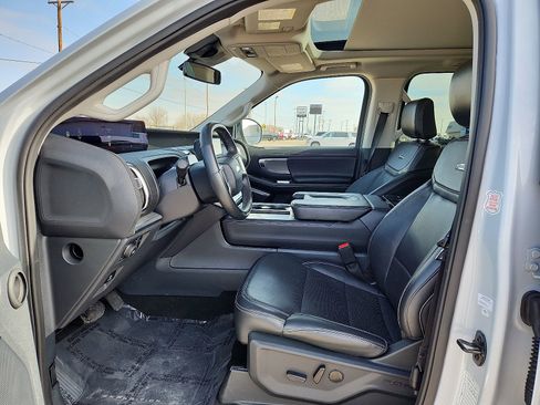 Used 2025 Ford Expedition Platinum AWD/4WD image 11