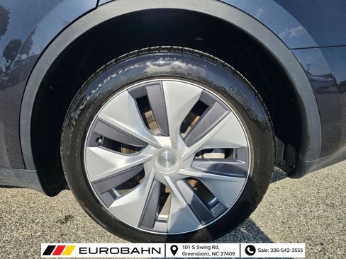 Used 2024 Tesla Model Y Long Range AWD/4WD image 30