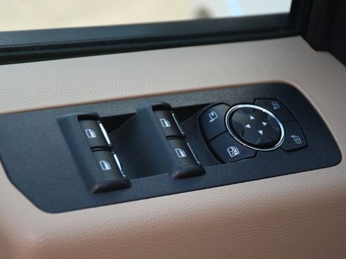 Used 2019 Ford F150 Lariat w/ Equipment Group 502A Luxury image 12