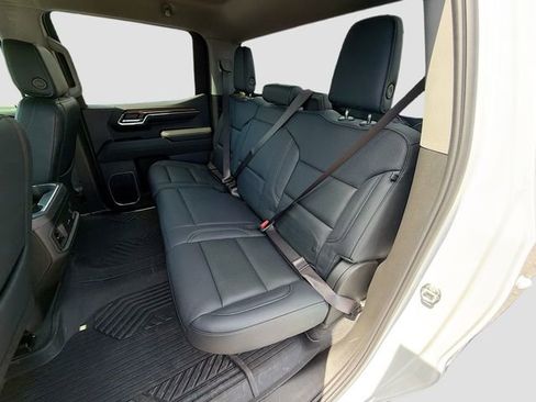 Used 2024 Chevrolet Silverado 1500 RST AWD/4WD image 19
