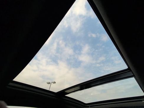 Used 2021 Cadillac XT4 Sport w/ Cold Weather Package image 7