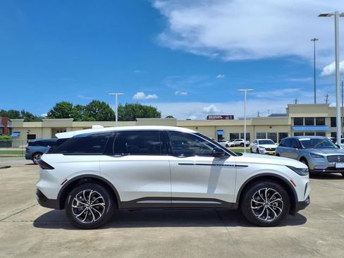 Certified 2026 Lincoln Nautilus Premier w/ Equipment Group 102A AWD/4WD image 22