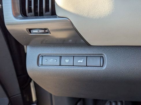 New 2026 Nissan Pathfinder SL FWD image 19