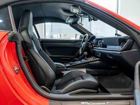 Certified 2025 Porsche 911 Carrera T RWD image 24