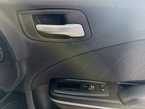 Used 2018 Dodge Charger R/T image 31