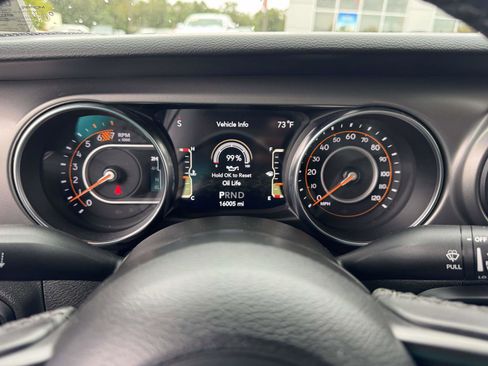 Used 2022 Jeep Wrangler Unlimited Sport image 19