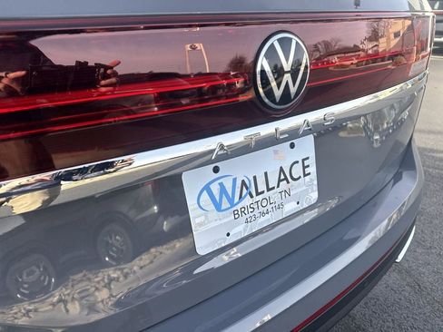 New 2026 Volkswagen Atlas SE FWD image 6
