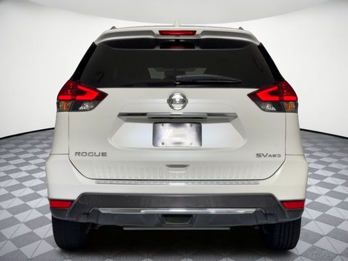 Used 2018 Nissan Rogue SV w/ Premium Package AWD/4WD image 11