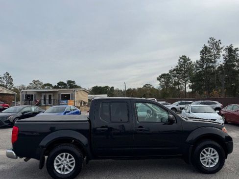 Used 2018 Nissan Frontier SV image 8