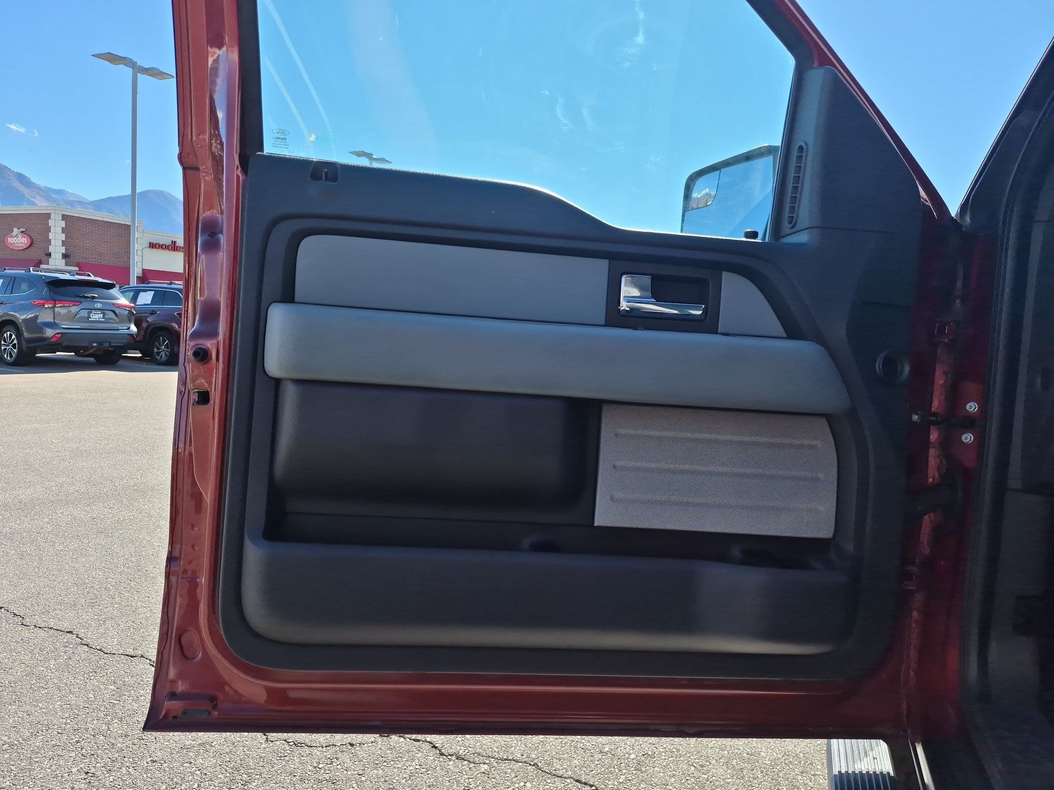 Used 2014 Ford F150 XLT AWD/4WD image 14