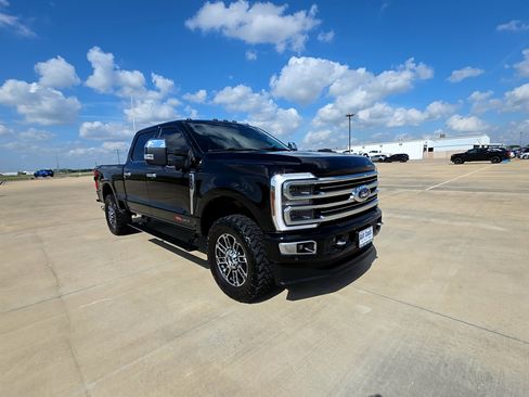 Used 2024 Ford F250 Limited w/ FX4 Off-Road Package image 4