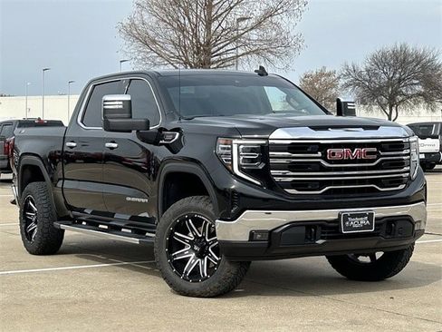 Used 2022 GMC Sierra 1500 SLT image 2