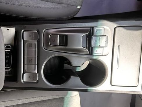 Used 2023 Hyundai Kona SE FWD image 25