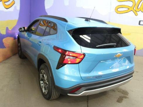 Used 2025 Chevrolet Trax LT w/ Driver Confidence Package FWD image 6