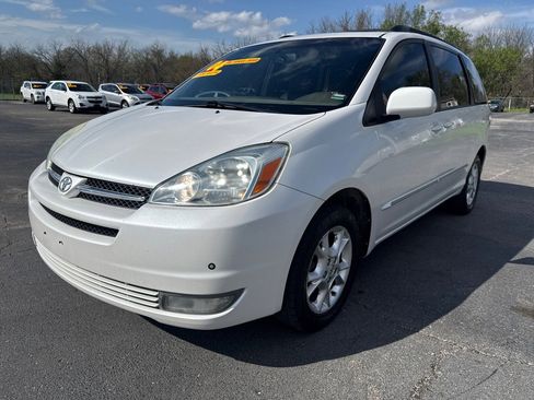 Used 2004 Toyota Sienna XLE image 2