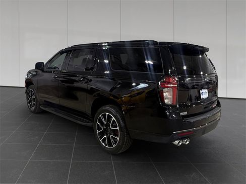 Used 2022 Chevrolet Suburban RST w/ Sport Performance Package image 3