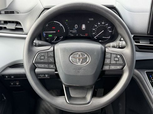 Used 2026 Toyota Sienna LE FWD image 15