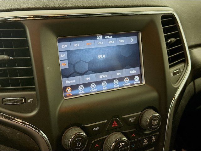 Used 2018 Jeep Grand Cherokee Laredo AWD/4WD image 14