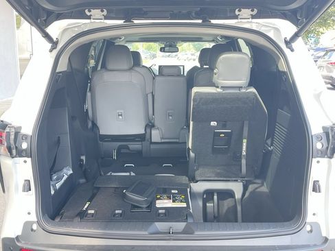 Used 2026 Toyota Sienna XLE FWD image 17