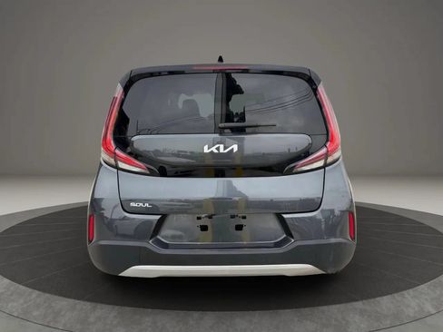 Used 2024 Kia Soul LX w/ Option Group 015 FWD image 5