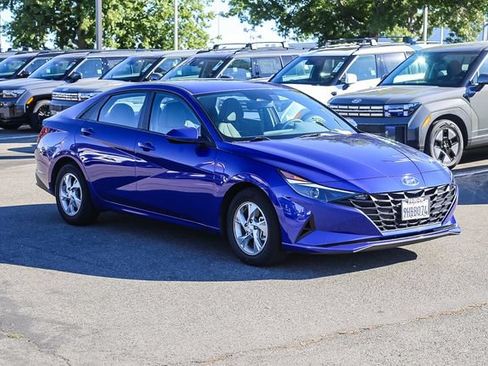 Certified 2023 Hyundai Elantra SE FWD image 6
