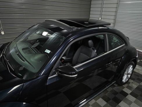 Used 2019 Volkswagen Beetle 2.0T SE FWD image 10