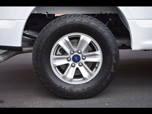 Used 2019 Ford F150 XLT w/ Equipment Group 301A Mid RWD image 38