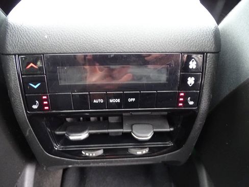 Used 2023 Jeep Grand Cherokee L Limited w/ Luxury Tech Group II image 49