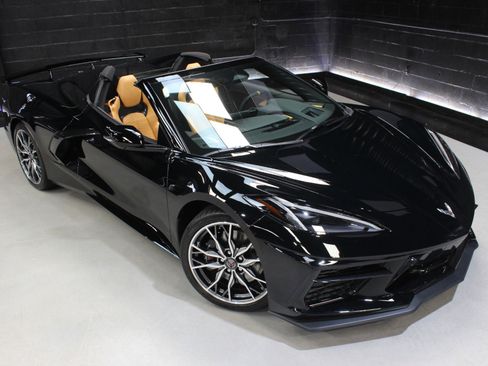 Used 2025 Chevrolet Corvette Stingray Preferred Conv w/ Z51 Performance Package image 11