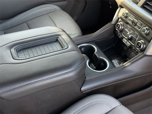 Used 2023 GMC Yukon SLT image 18