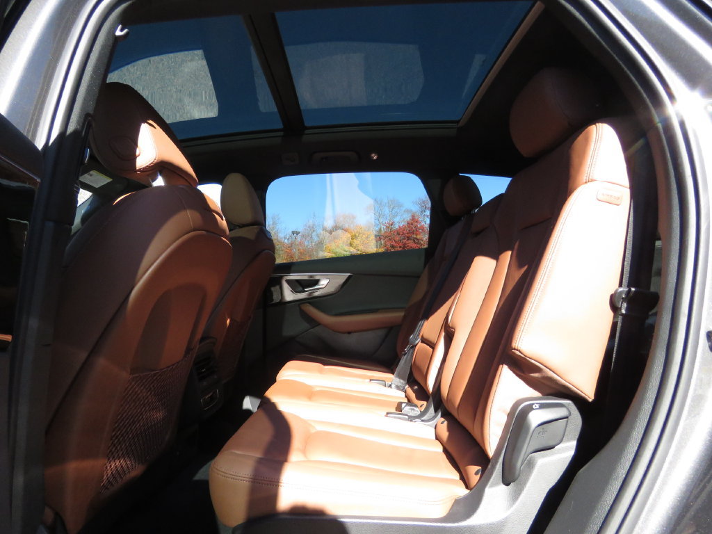 Used 2023 Audi Q7 3.0T Premium AWD/4WD image 21