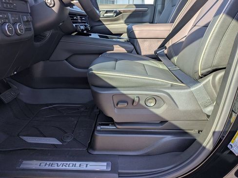 New 2026 Chevrolet Suburban Premier AWD/4WD image 12
