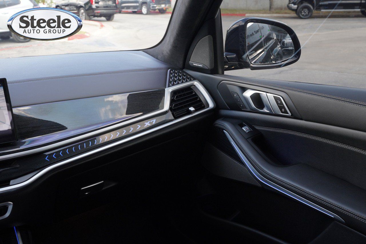 Used 2024 BMW X7 xDrive40i w/ M Sport Package AWD/4WD image 8