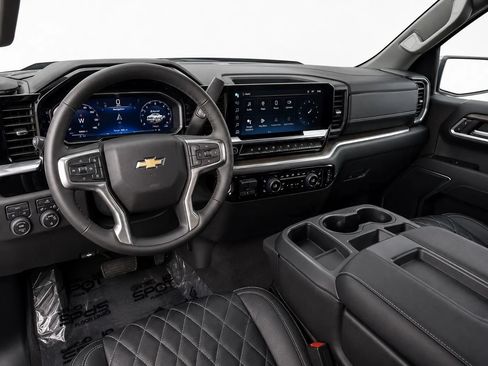 Used 2026 Chevrolet Silverado 1500 LT AWD/4WD image 10