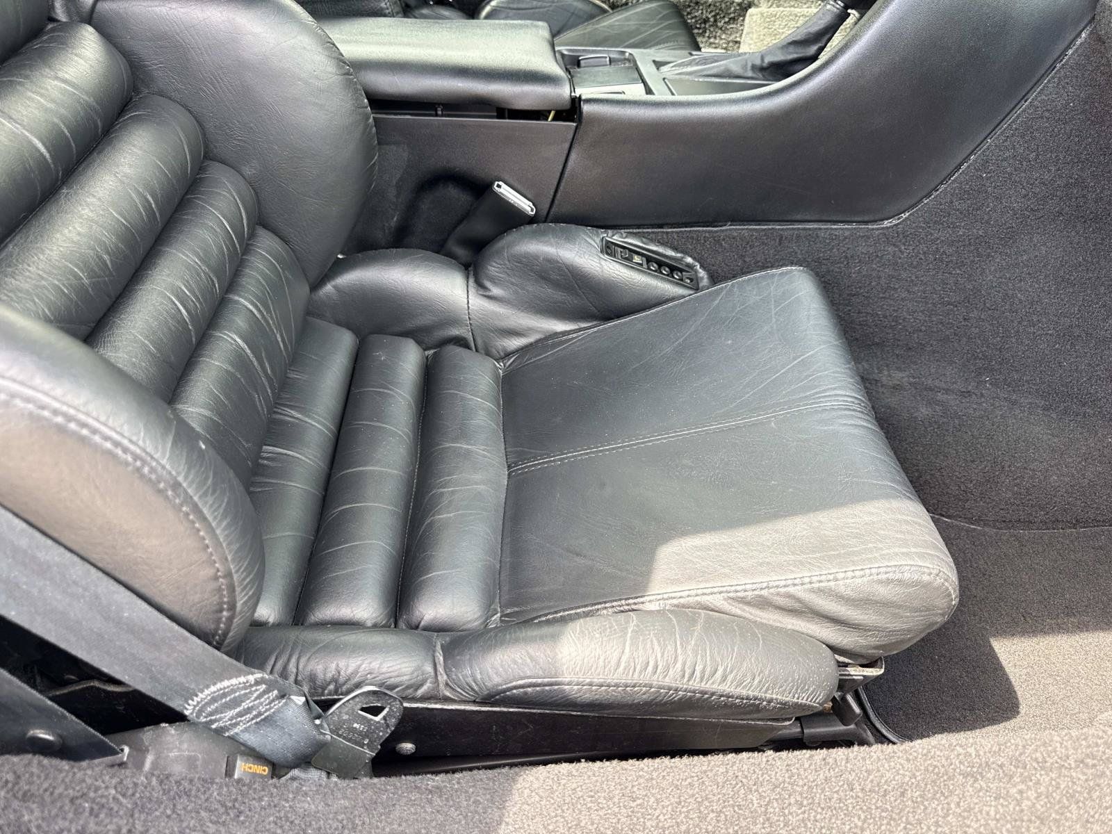Used 1993 Chevrolet Corvette Coupe RWD image 12