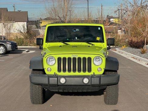Used 2016 Jeep Wrangler Unlimited Rubicon w/ Connectivity Group image 8