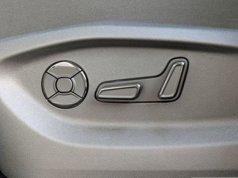 New 2026 Volkswagen Tiguan SE R-Line image 21