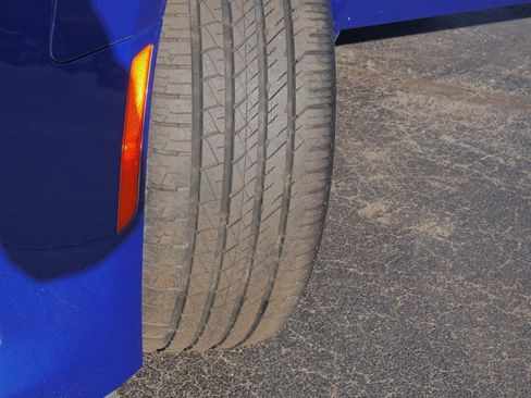 Used 2021 Chevrolet Camaro LT w/ RS Package image 25