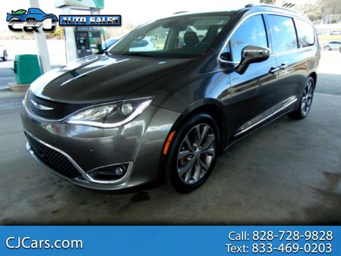 Used 2018 Chrysler Pacifica Limited w/ Tire & Wheel Group image 1