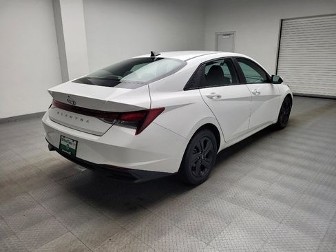 Used 2023 Hyundai Elantra SEL FWD image 9