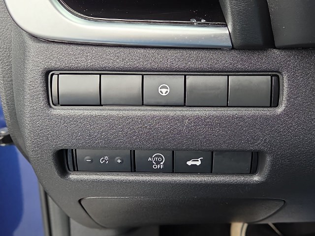 Used 2023 Nissan Rogue SL AWD/4WD image 25