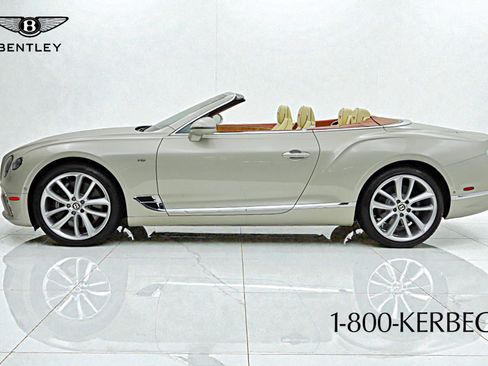 Used 2020 Bentley Continental GT image 3