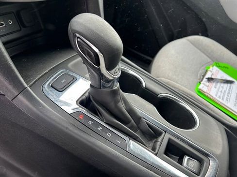 Used 2024 Chevrolet Equinox LT image 23