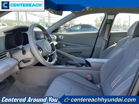 Used 2023 Hyundai Elantra SEL FWD image 12