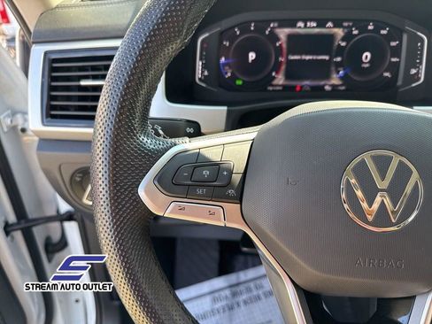 Used 2022 Volkswagen Atlas SEL R-Line image 39