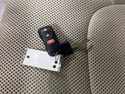 Used 2013 Nissan Frontier SV w/ SV Value Truck Pkg RWD image 32